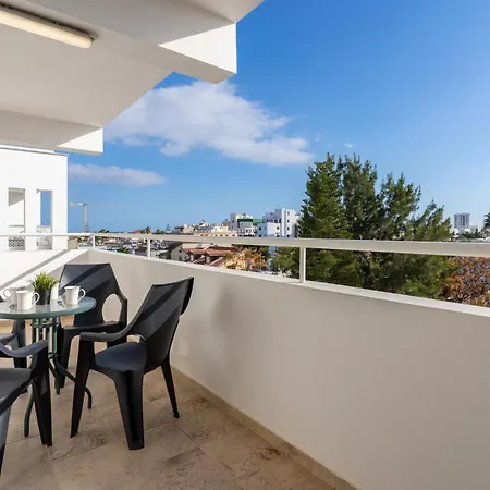 Jayde 2-bedroom In Апартаменты Ларнака