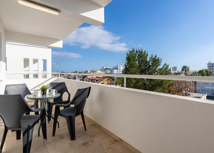 Jayde 2-bedroom In Apartmán Larnaca
